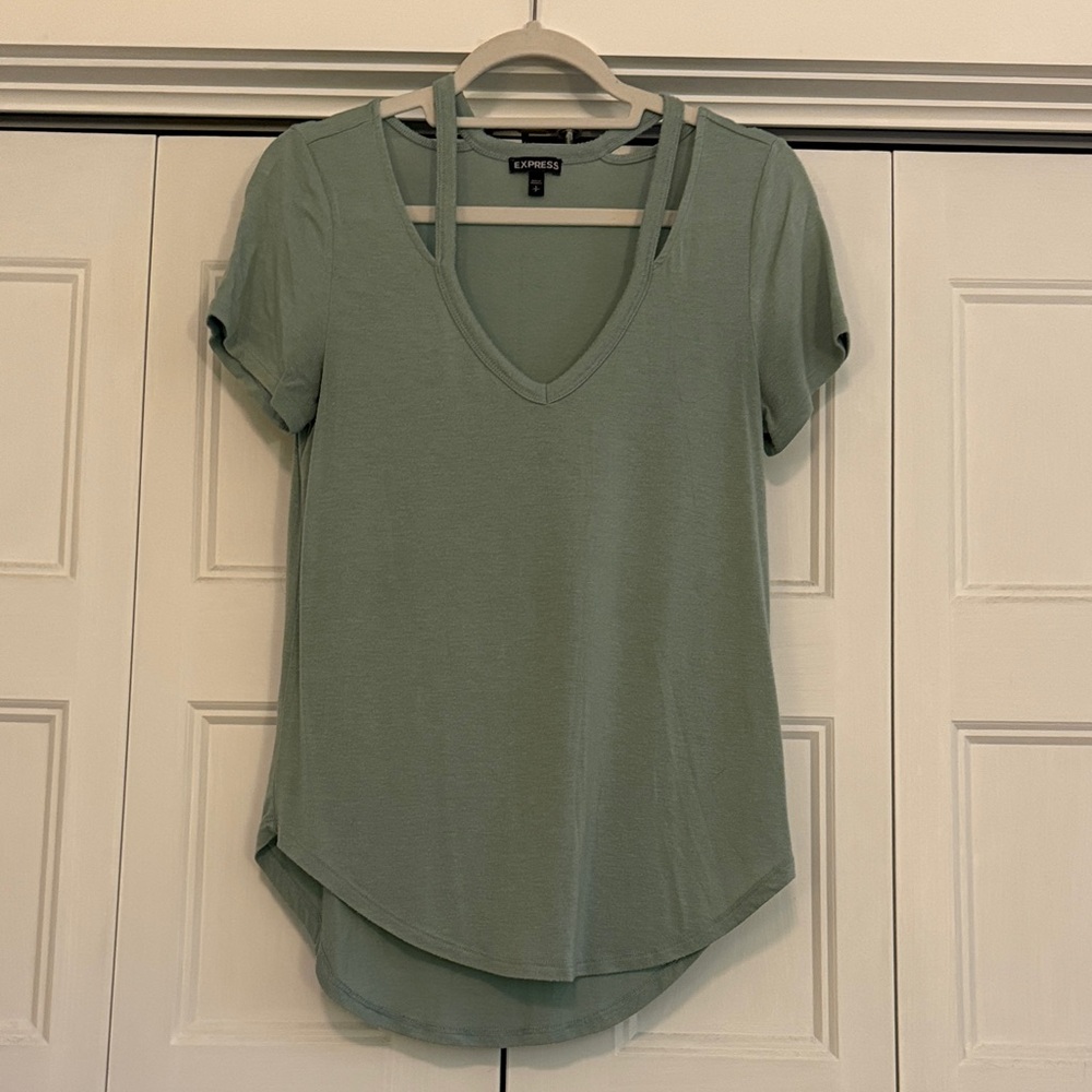 Express Women's Sage Green Short Sleeve V-Neck Tee